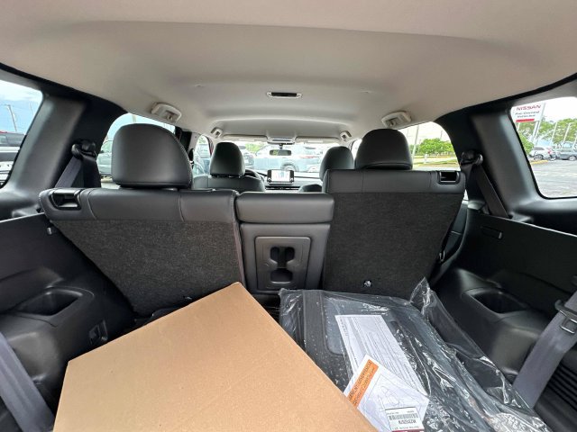 New 2026 Nissan Rogue SL AWD/4WD image 16