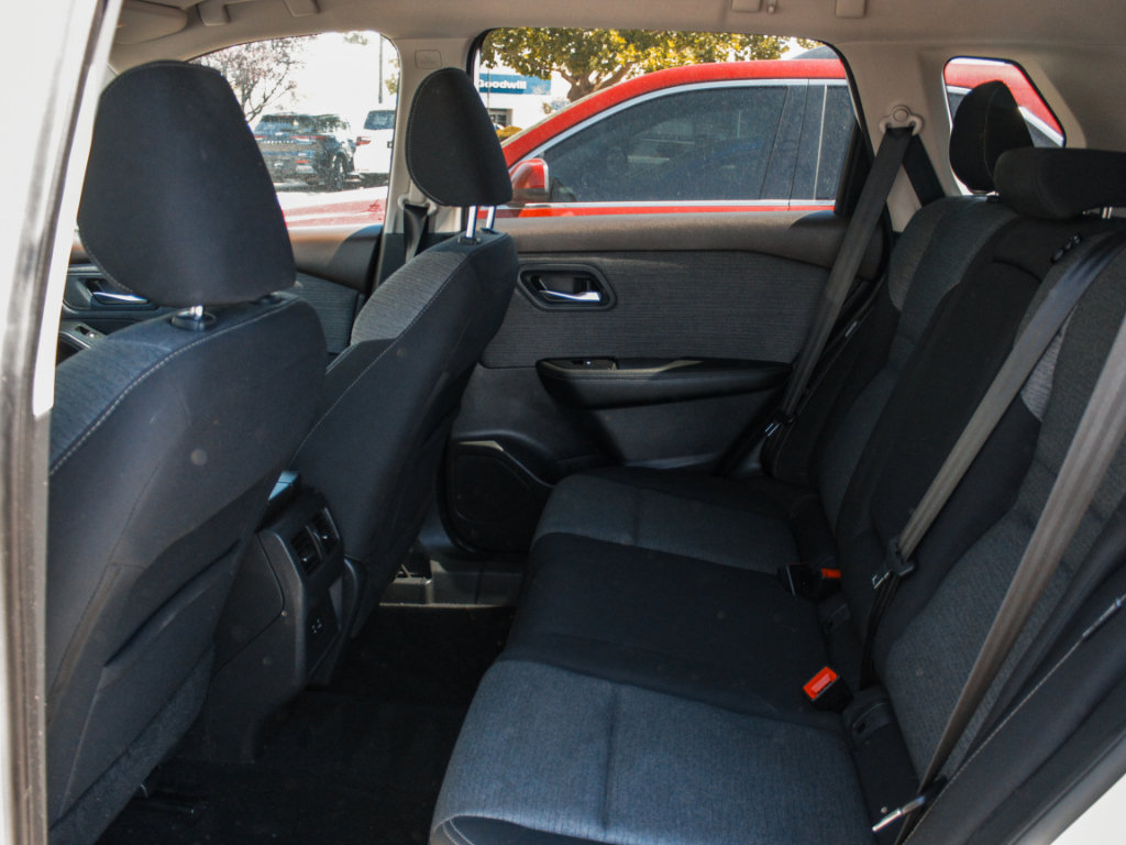 Used 2021 Nissan Rogue SV AWD/4WD image 20