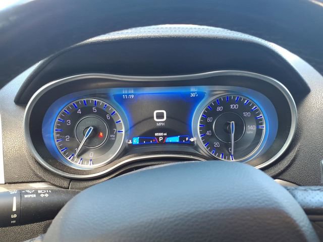 Used 2019 Chrysler 300 Touring L w/ Quick Order Package 22F AWD/4WD image 9