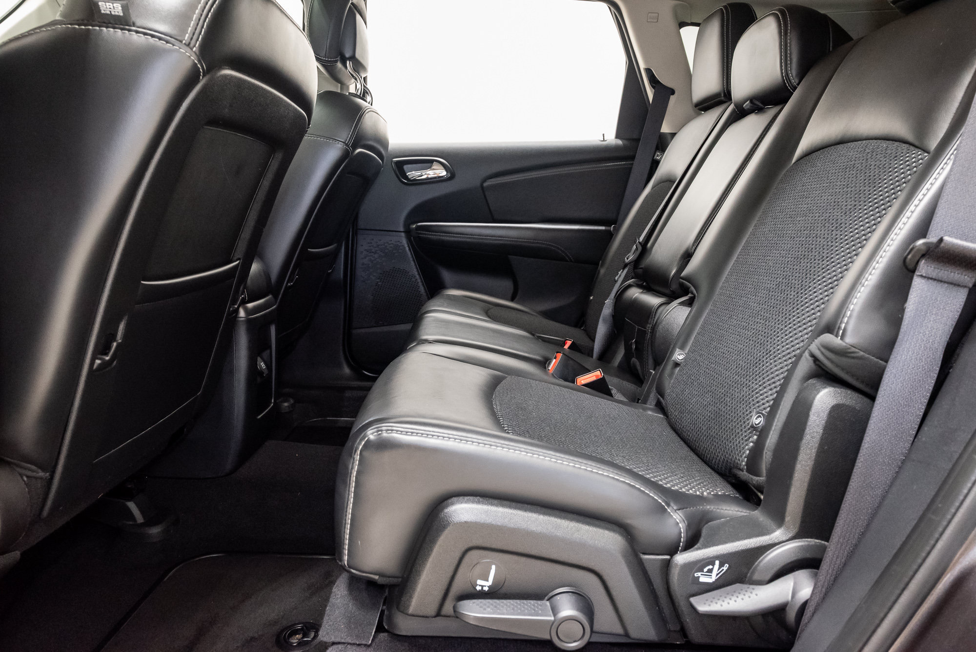 Used 2019 Dodge Journey Crossroad w/ Nav & Sun Group FWD image 26