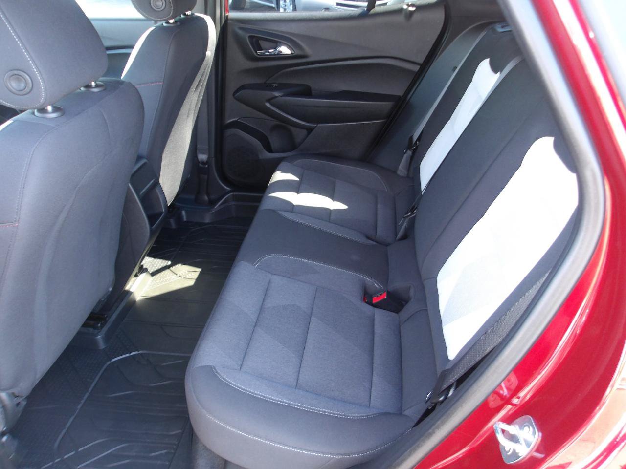 Used 2024 Chevrolet Trax RS w/ Sunroof Package FWD image 10