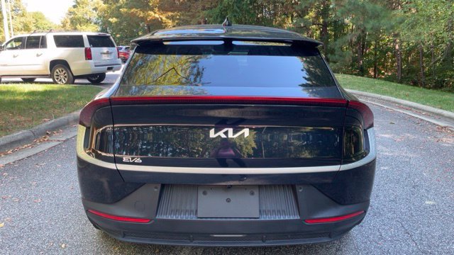 Used 2024 Kia EV6 Light AWD/4WD image 8