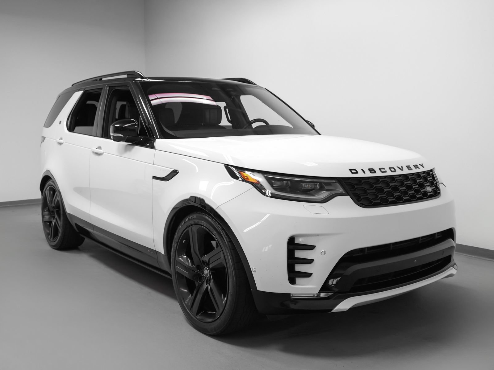 Used 2022 Land Rover Discovery S R-Dynamic AWD/4WD image 10