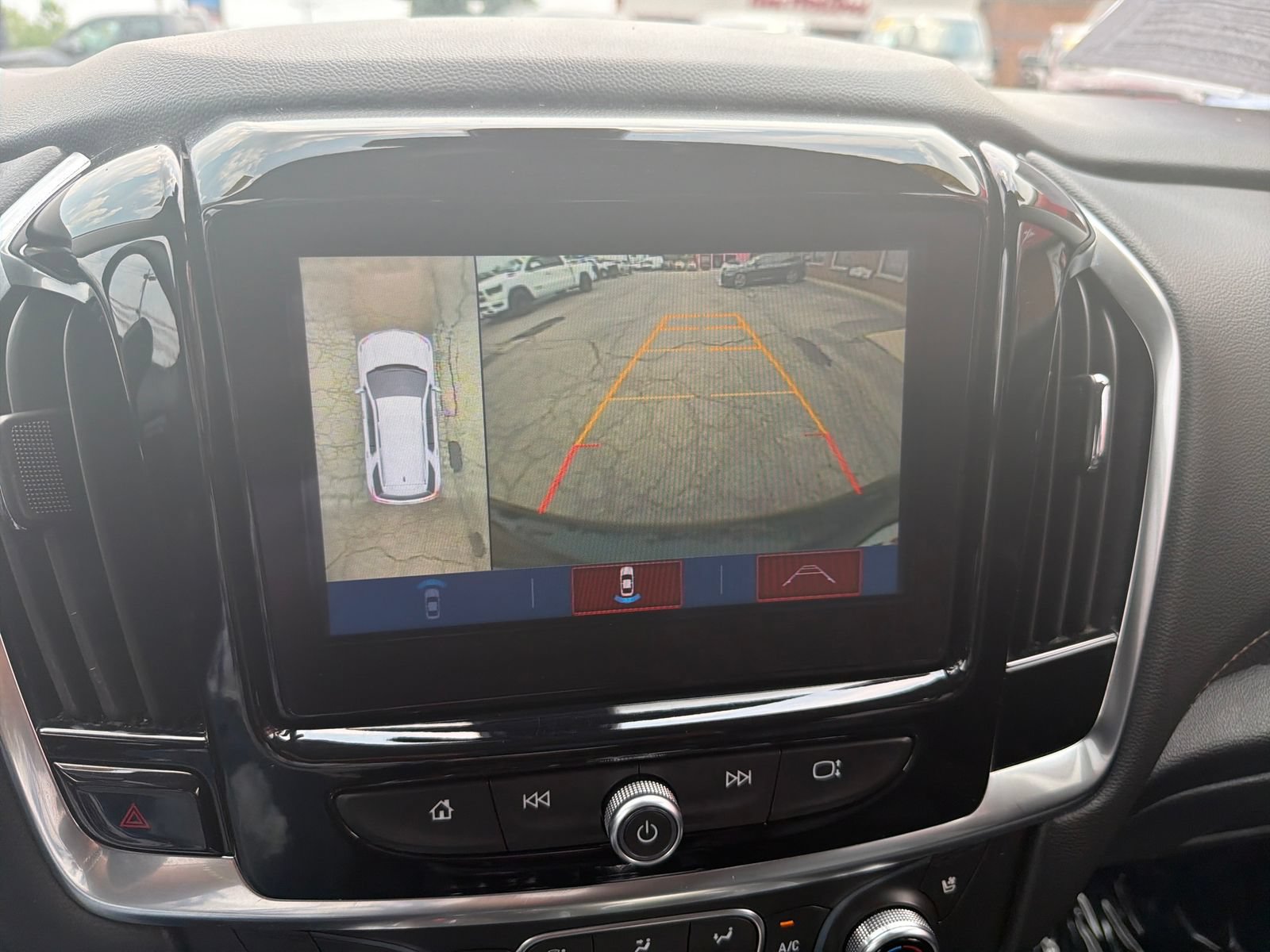 Used 2018 Chevrolet Traverse Premier AWD/4WD image 24