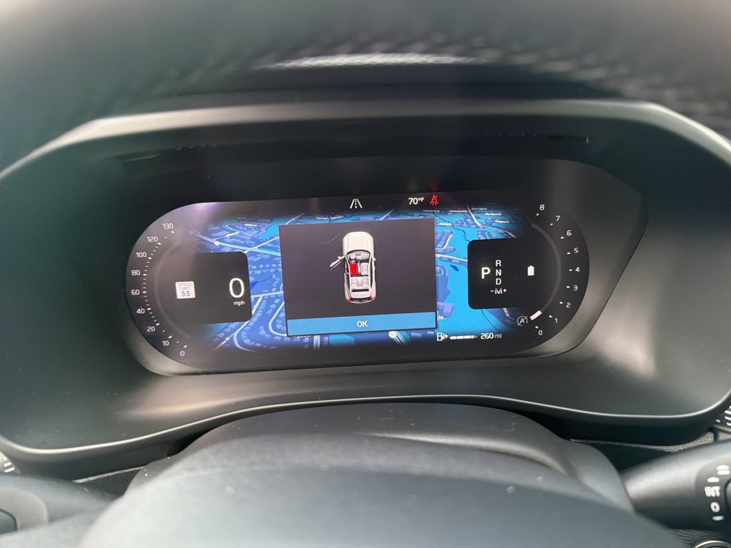 Certified 2023 Volvo XC40 B5 Plus w/ Protection Package Premier AWD/4WD image 19