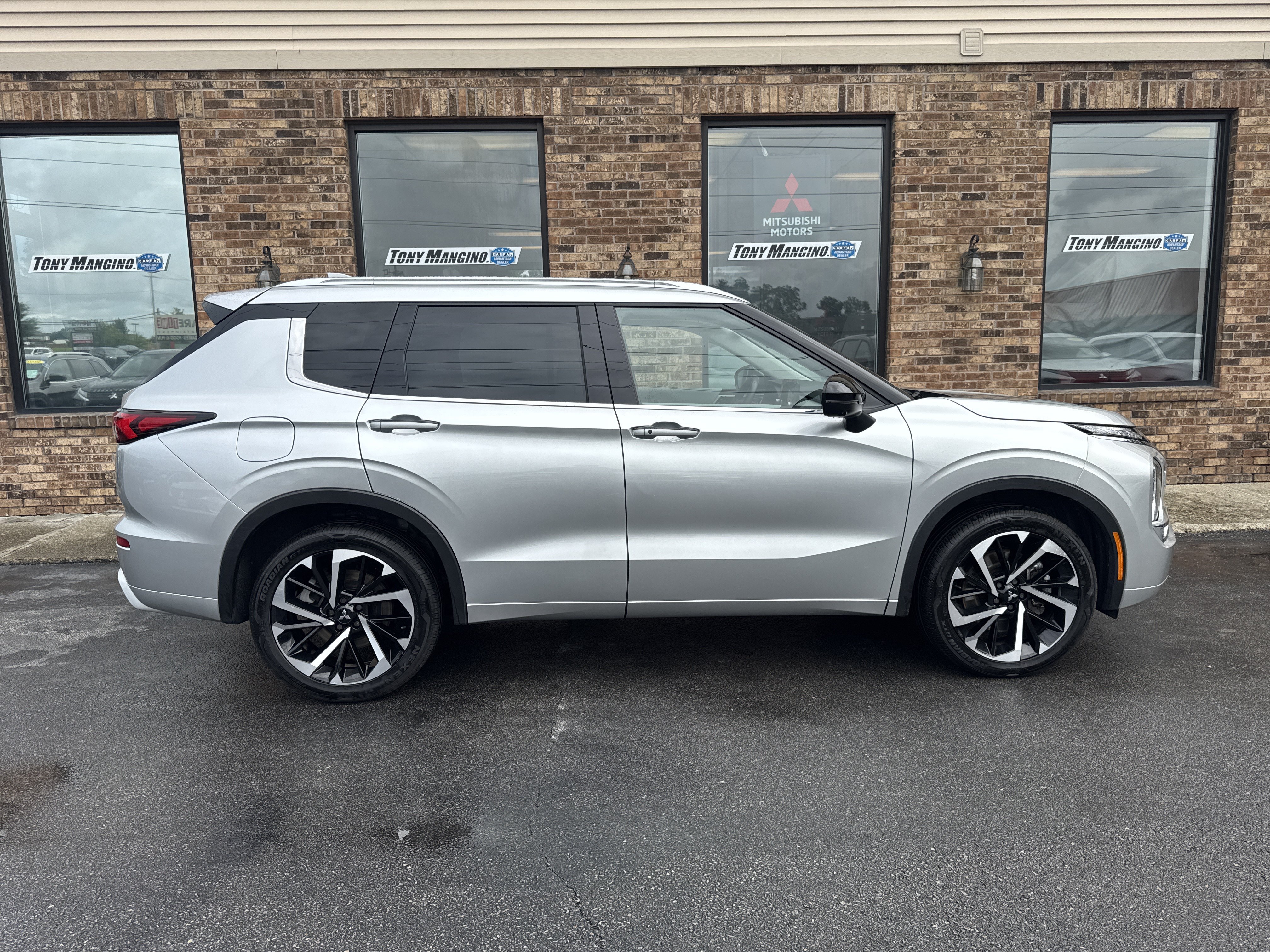 Used 2022 Mitsubishi Outlander SEL AWD/4WD image 6