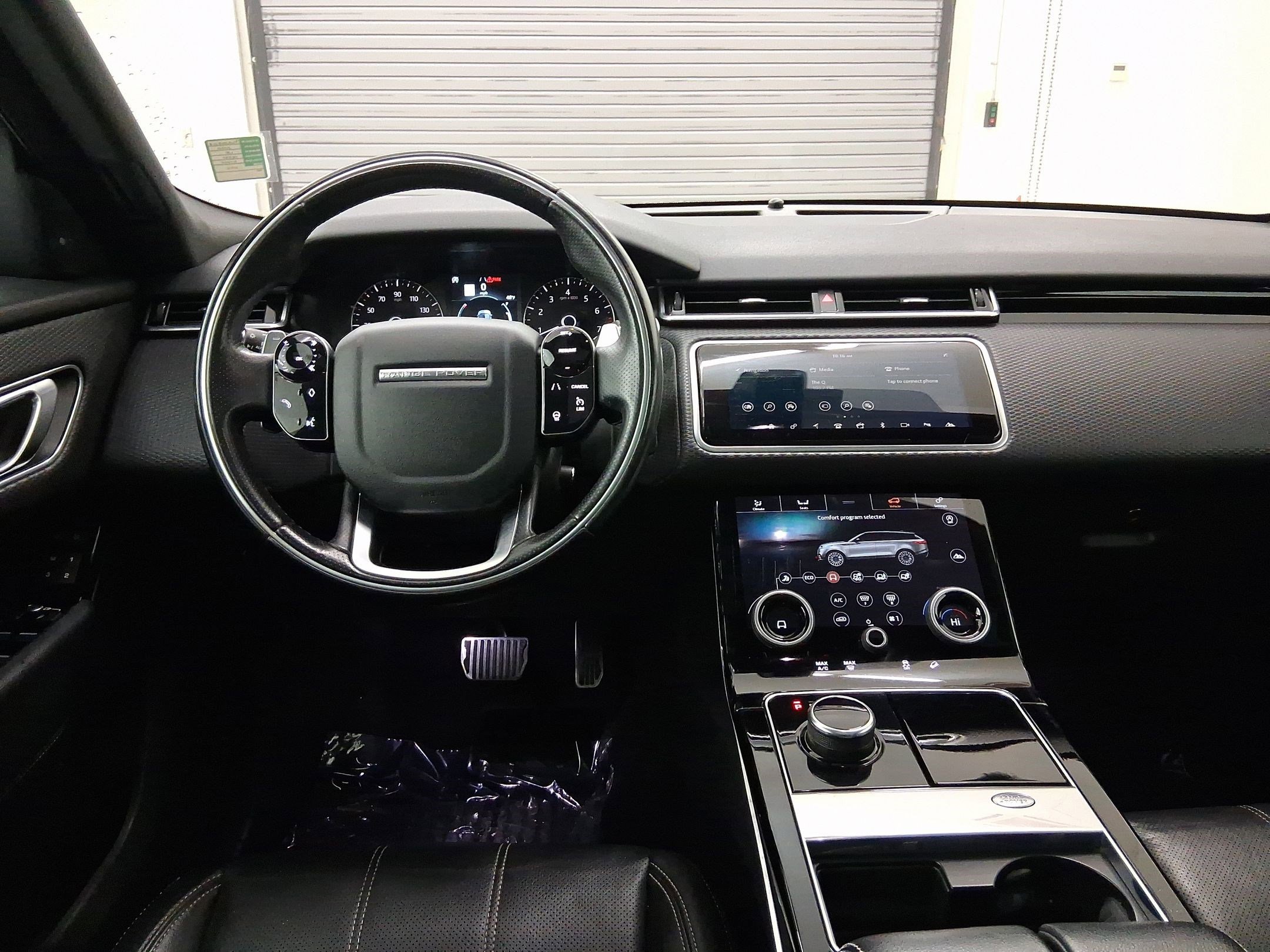 Used 2020 Land Rover Range Rover Velar R-Dynamic S image 4