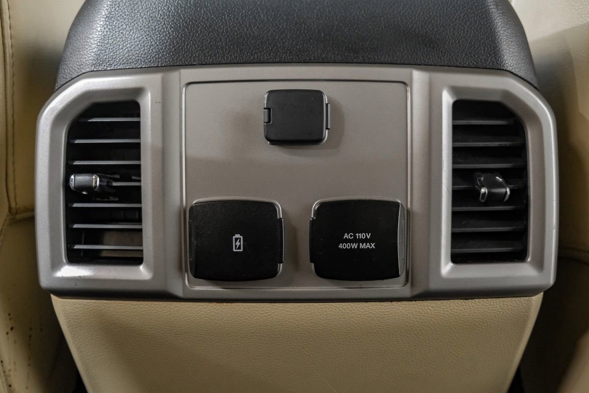 Used 2020 Ford F250 Lariat w/ Lariat Ultimate Package AWD/4WD image 38