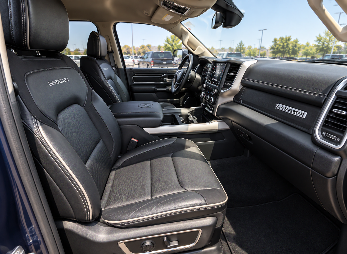 Used 2019 RAM 1500 Laramie AWD/4WD image 7
