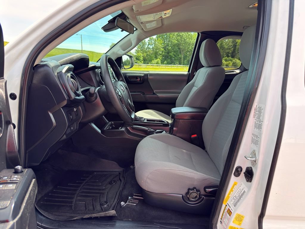 Used 2022 Toyota Tacoma SR AWD/4WD image 16