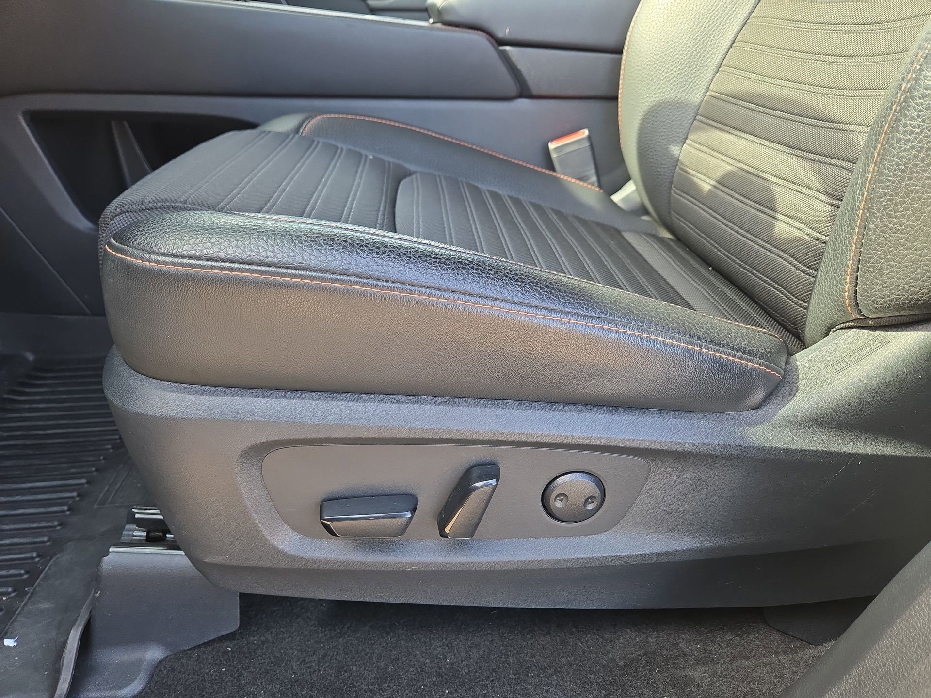 Used 2024 Nissan Pathfinder Rock Creek image 17