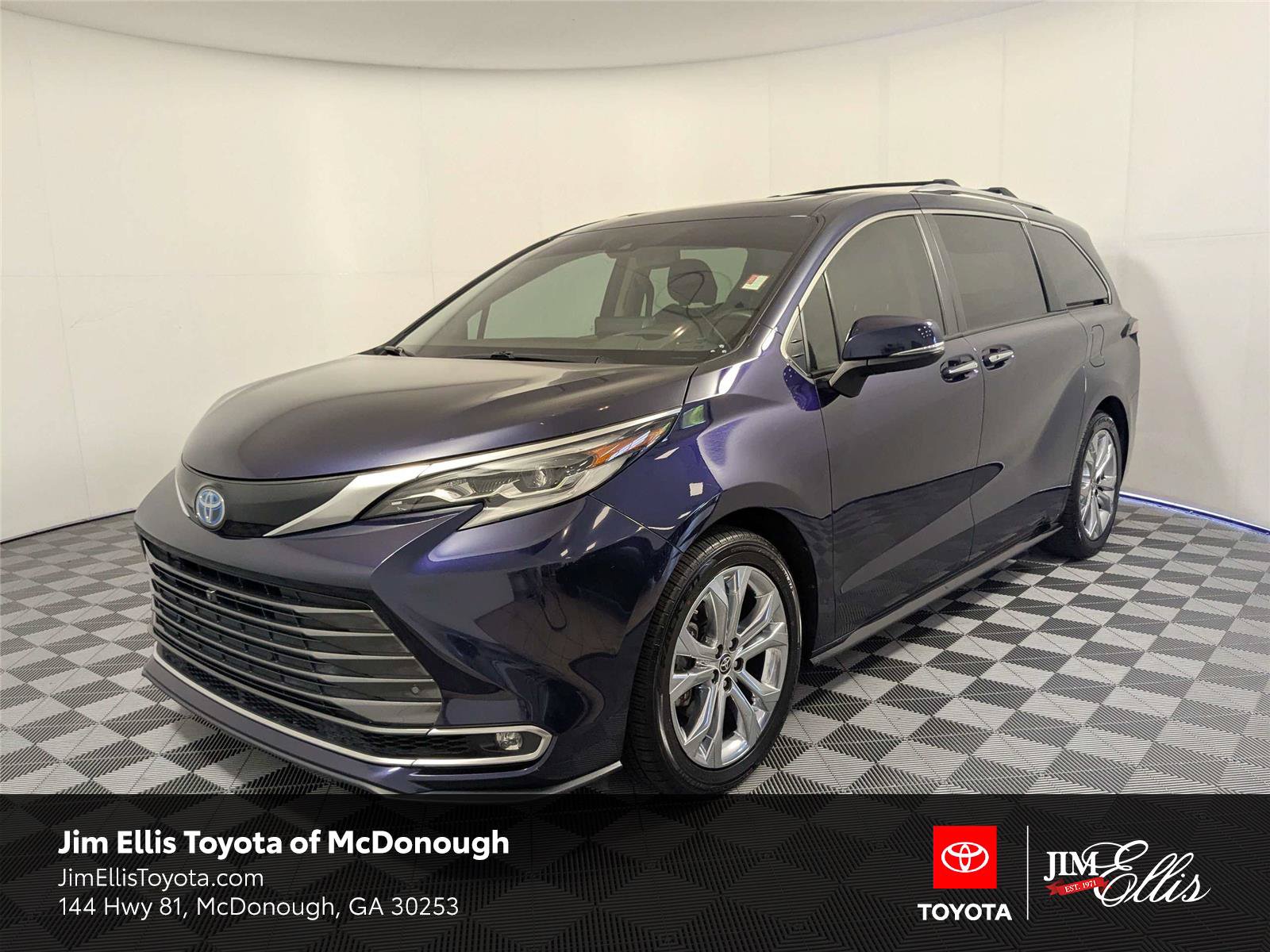 Certified 2022 Toyota Sienna Platinum