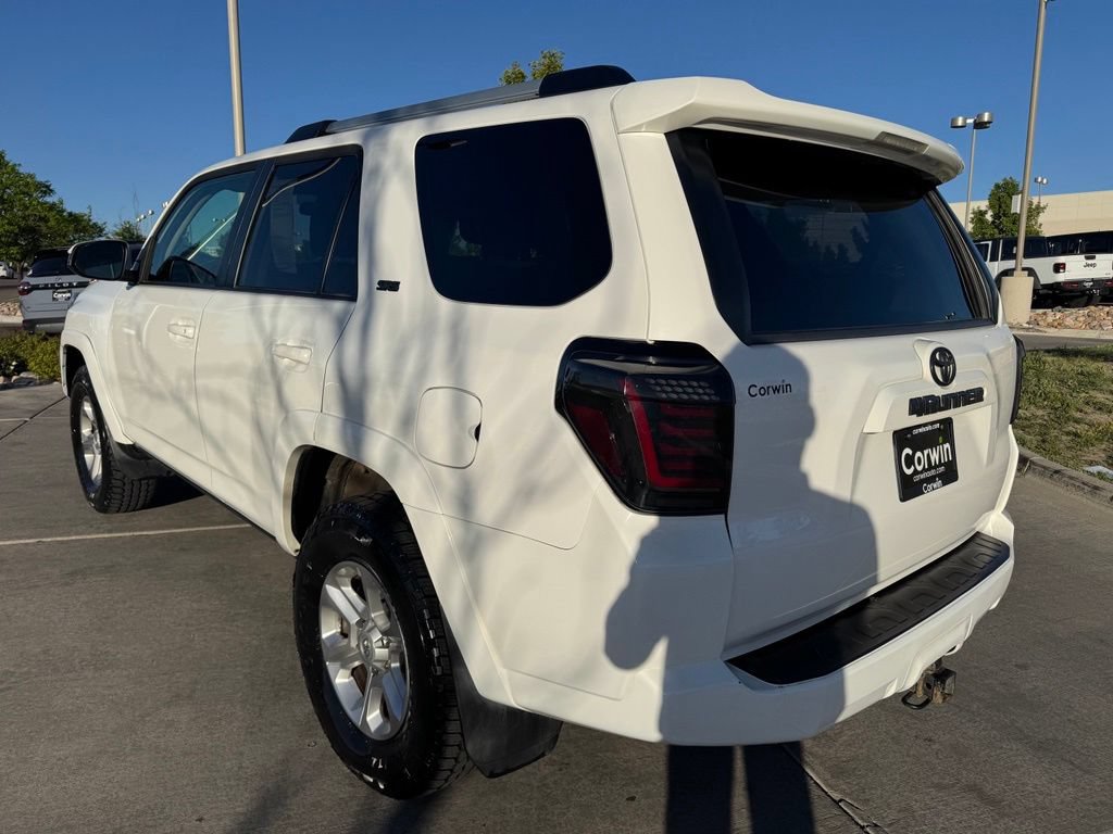 Used 2019 Toyota 4Runner SR5 AWD/4WD image 5