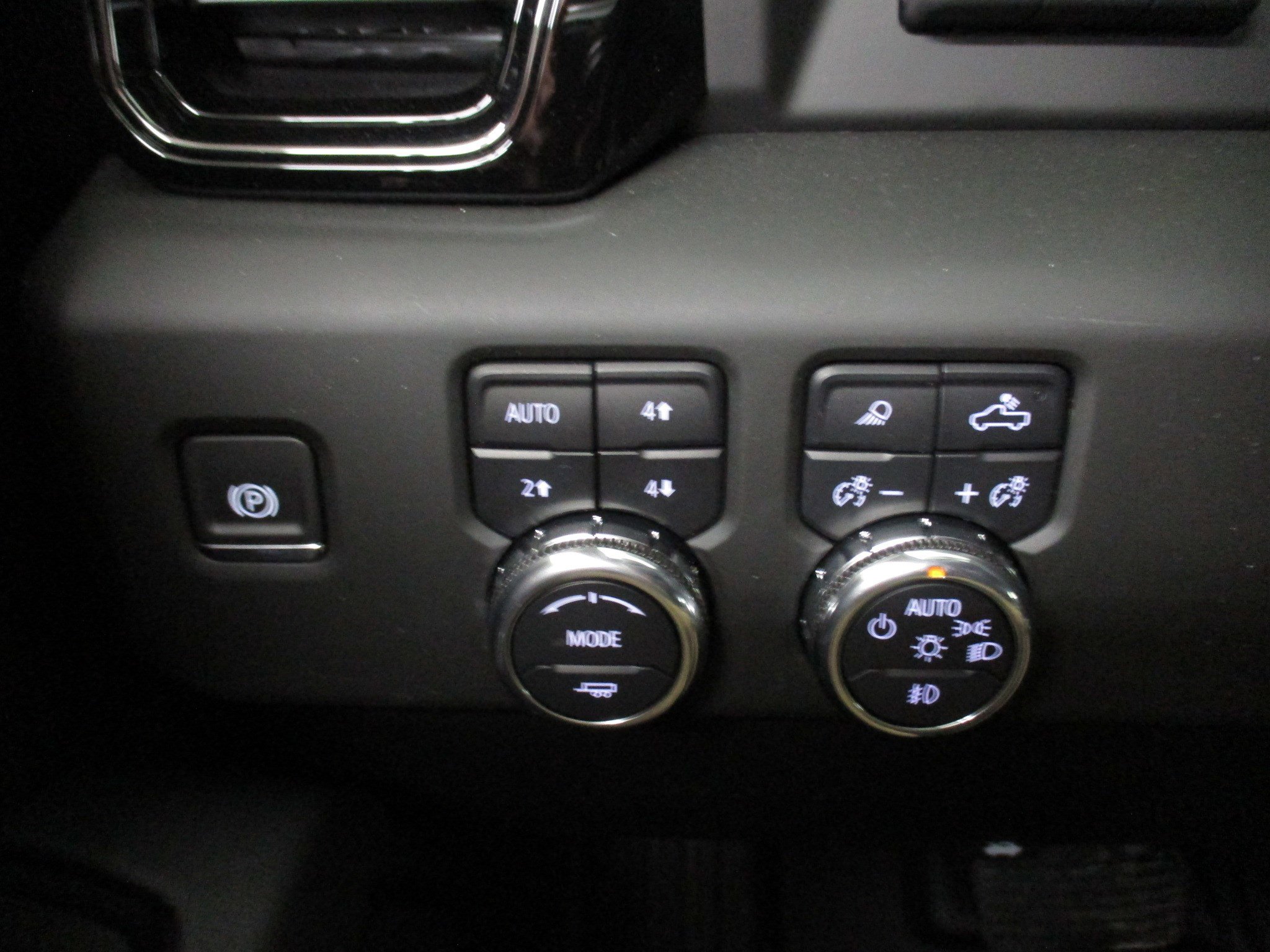 New 2025 GMC Sierra 2500 AT4 w/ Technology Package image 24