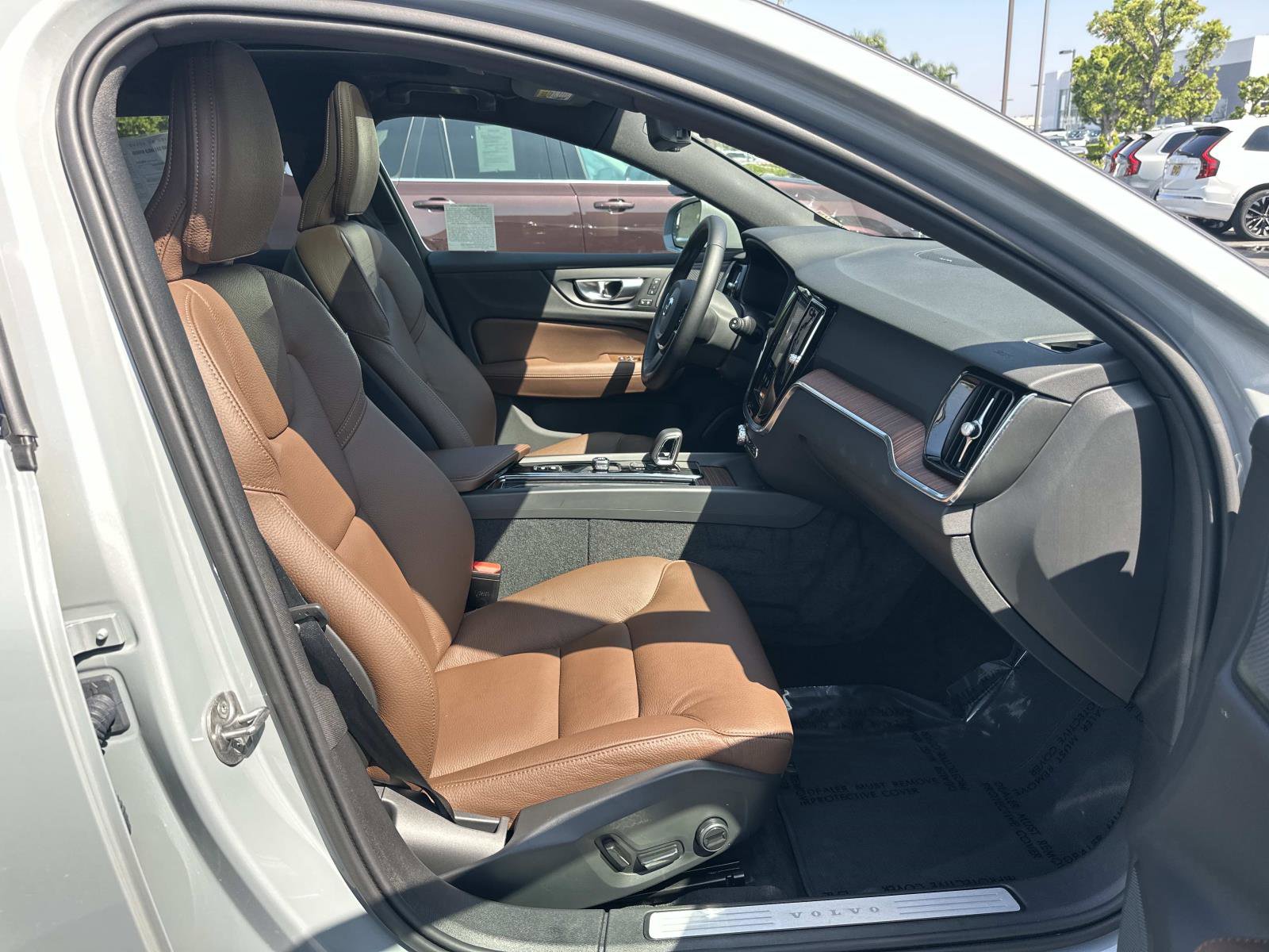 Certified 2026 Volvo V60 B5 Cross Country Plus w/ Climate Package image 25