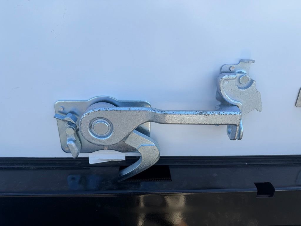 New 2027 Ford E-450 and Econoline 450 Super Duty w/ Power Equipment Group image 27