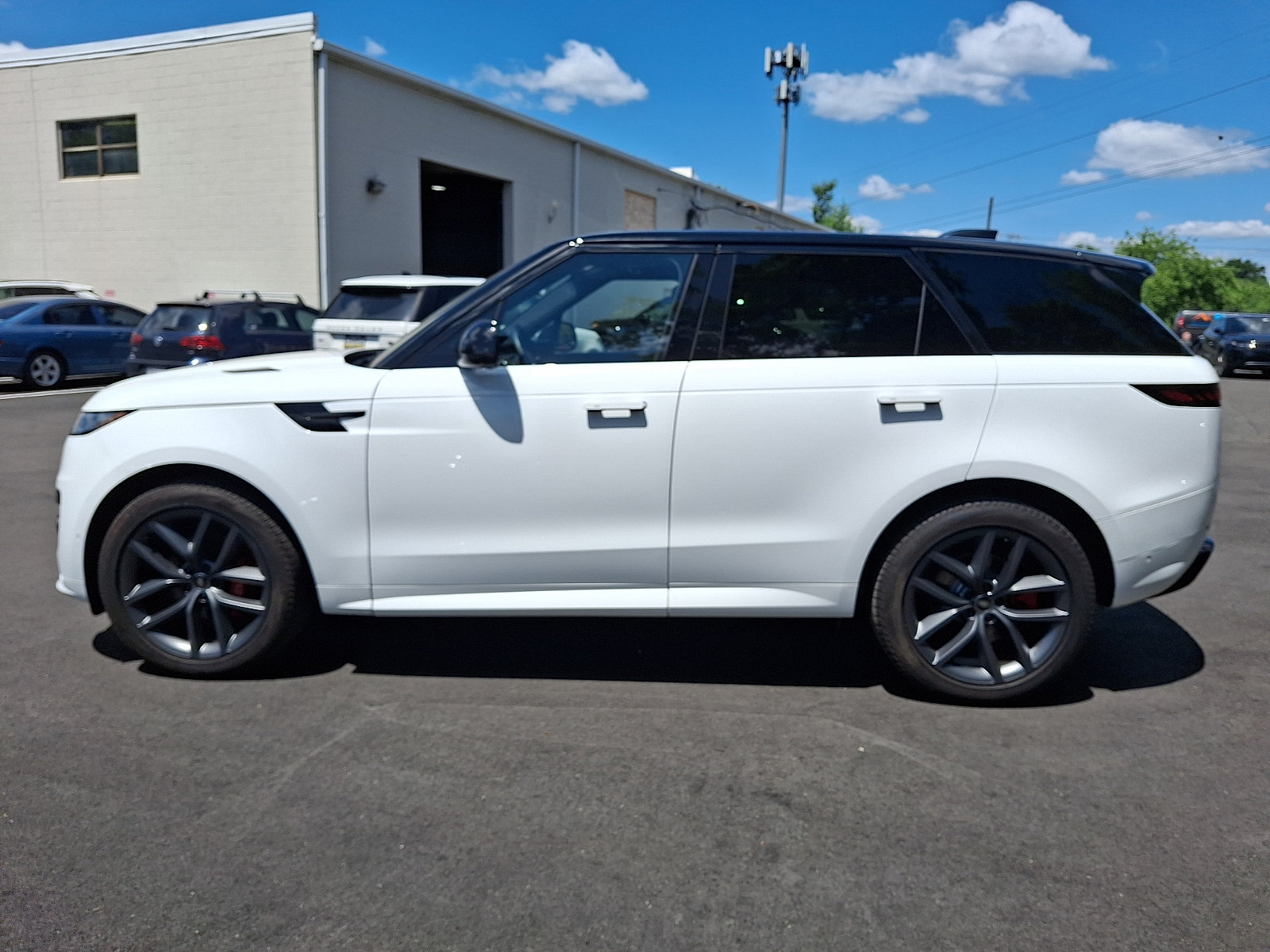 Used 2024 Land Rover Range Rover Sport Dynamic SE AWD/4WD image 5