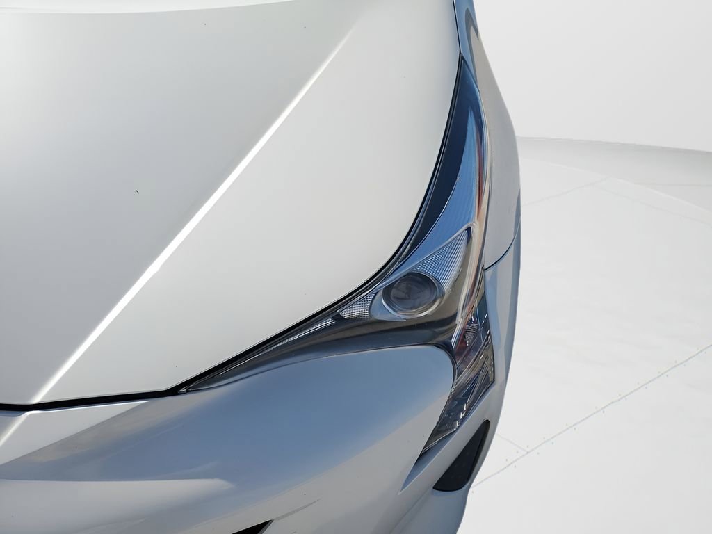 Used 2016 Toyota Prius Two image 16