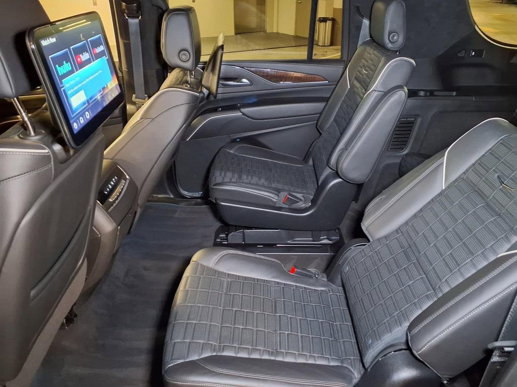 Certified 2024 Cadillac Escalade ESV Premium Luxury Platinum AWD/4WD image 19