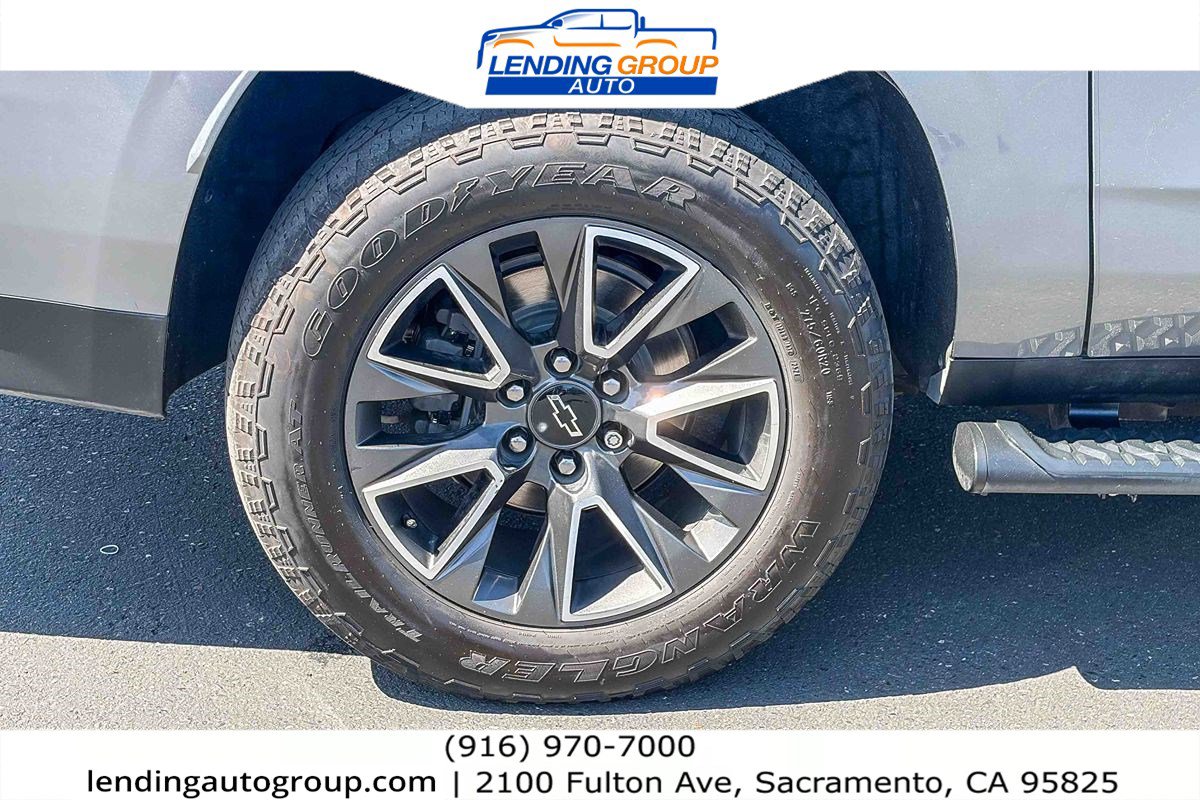 Used 2021 Chevrolet Suburban Z71 w/ Rear Media and Nav Package image 10