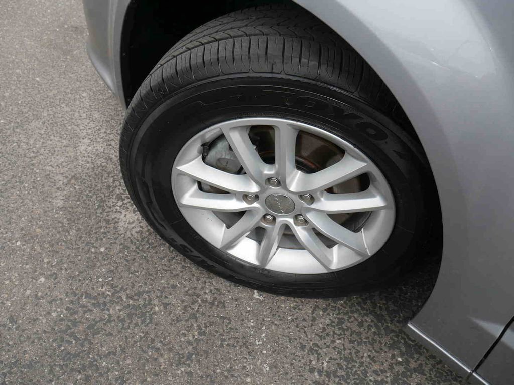 Used 2015 Dodge Grand Caravan SXT image 11