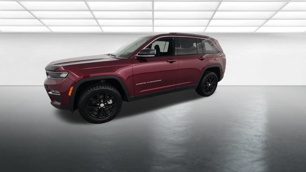 Used 2023 Jeep Grand Cherokee Limited AWD/4WD image 3