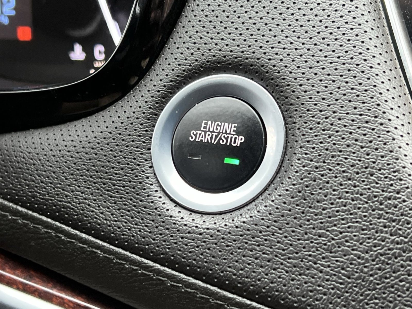 Used 2018 Cadillac XT5 Premium Luxury image 33