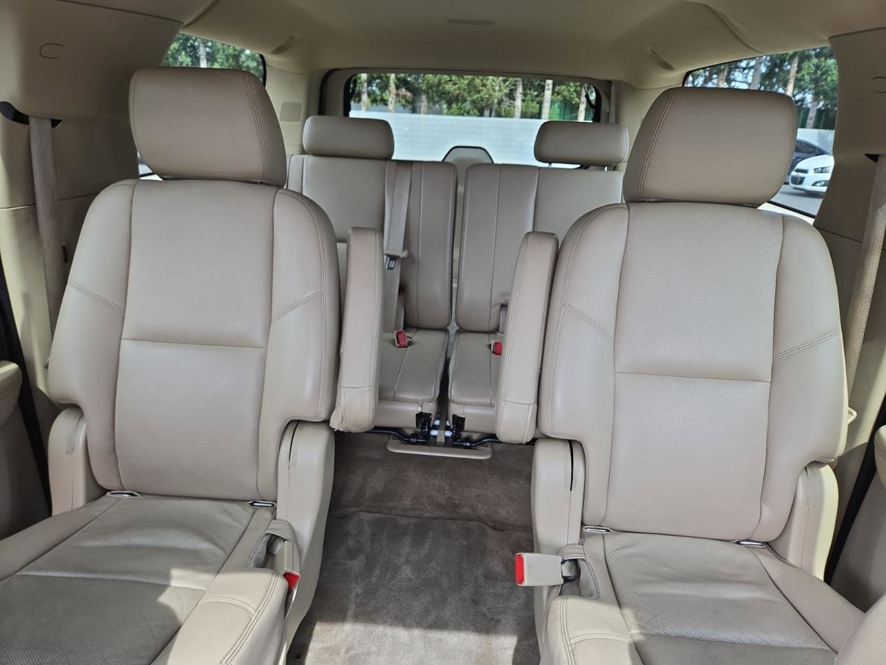 Used 2011 GMC Yukon XL Denali AWD/4WD image 24