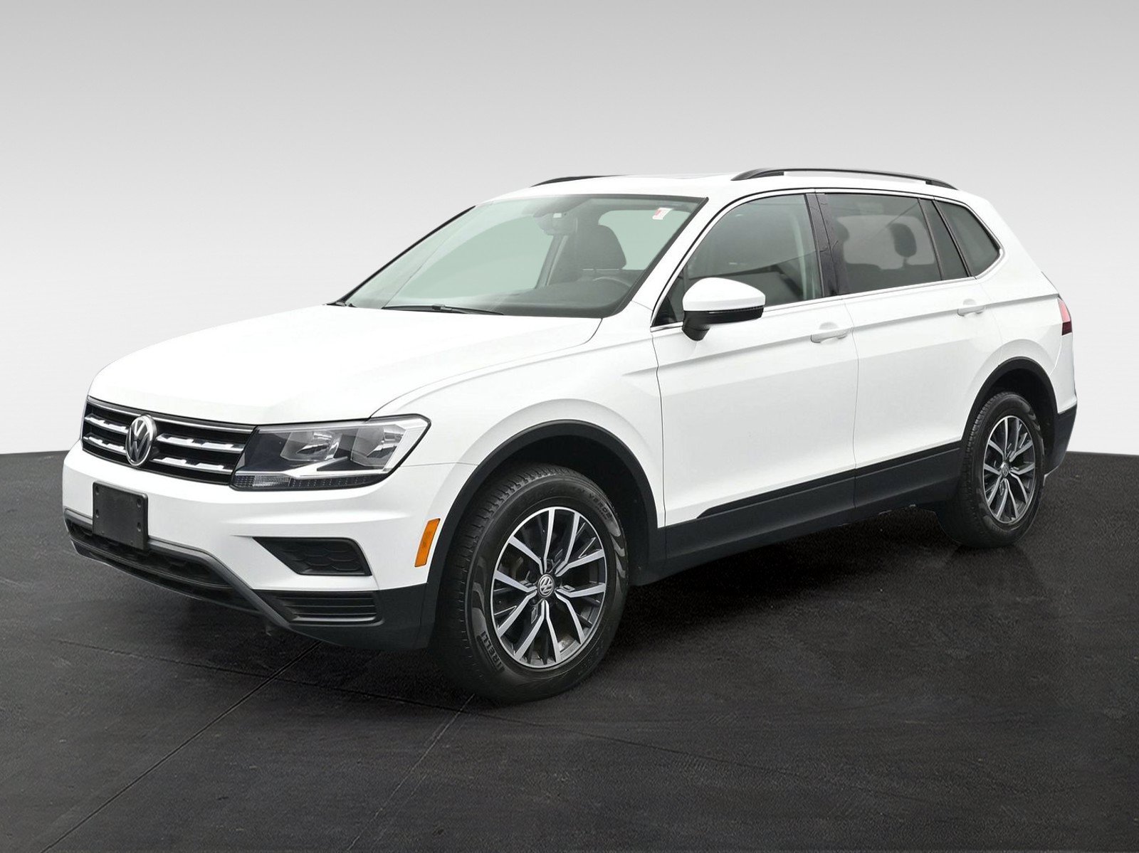Used 2019 Volkswagen Tiguan SE w/ Panoramic Sunroof Package AWD/4WD image 8