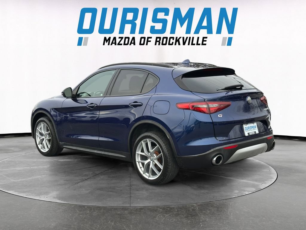 Used 2018 Alfa Romeo Stelvio Ti Sport image 4
