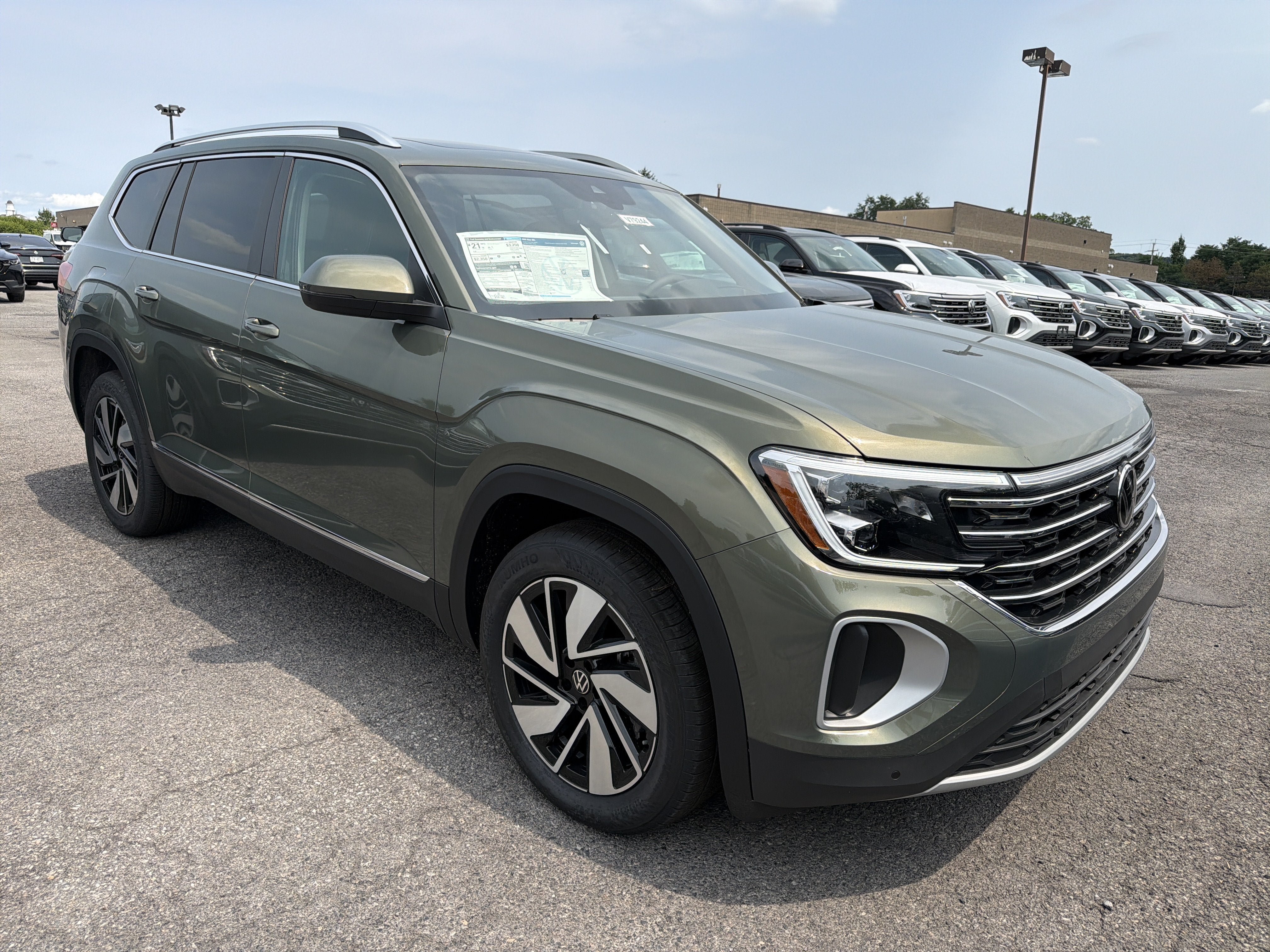New 2026 Volkswagen Atlas SEL AWD/4WD image 2