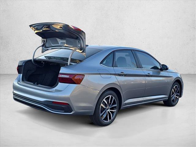 New 2026 Volkswagen Jetta SE FWD image 2