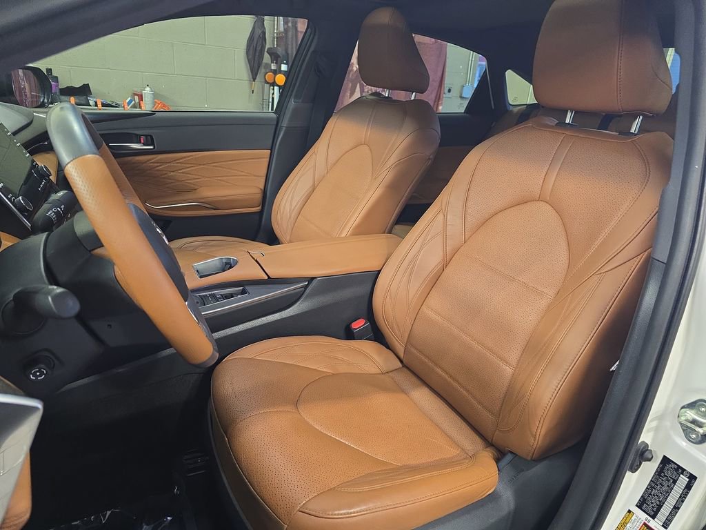 Used 2020 Toyota Avalon Limited image 15