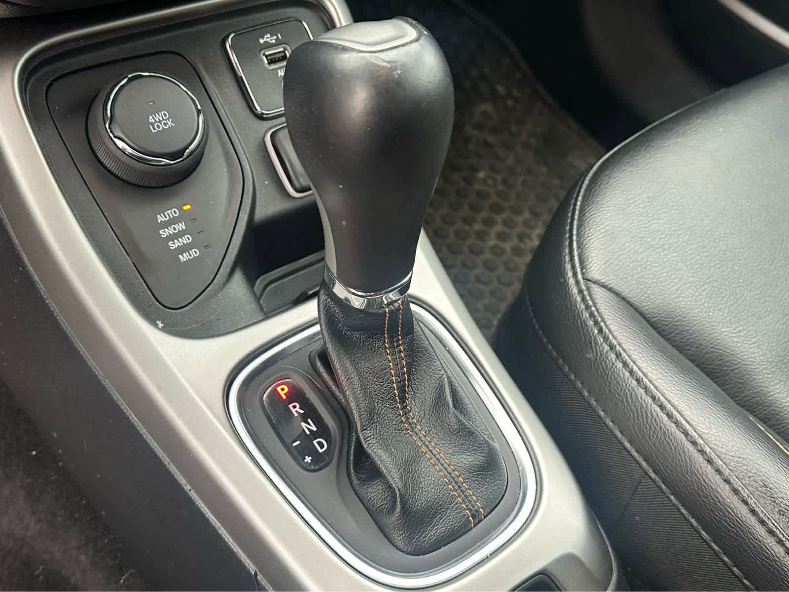 Used 2019 Jeep Compass Latitude w/ Cold Weather Group image 14