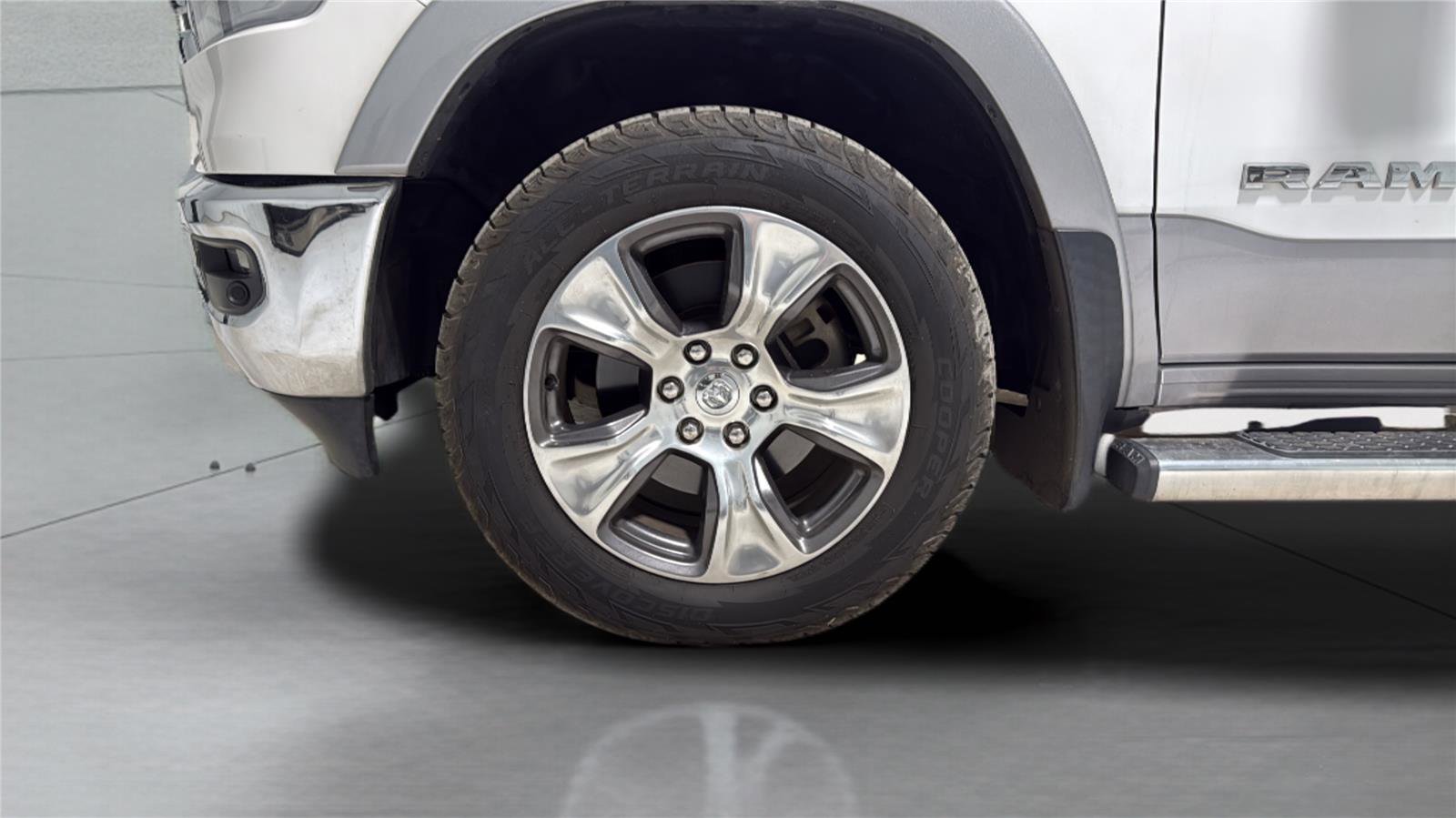 Used 2019 RAM 1500 Laramie AWD/4WD image 27
