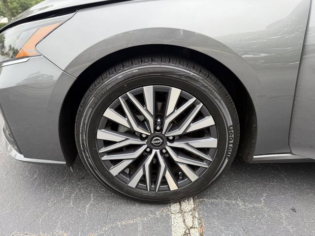 Used 2025 Nissan Altima 2.5 SV FWD image 37
