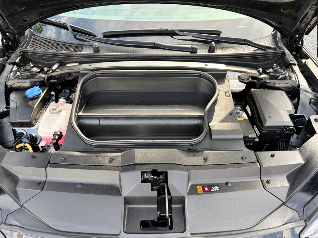 Used 2023 Hyundai Ioniq 6 Limited image 25