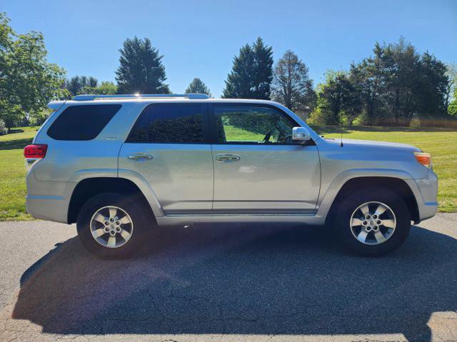Used 2011 Toyota 4Runner SR5 AWD/4WD image 5