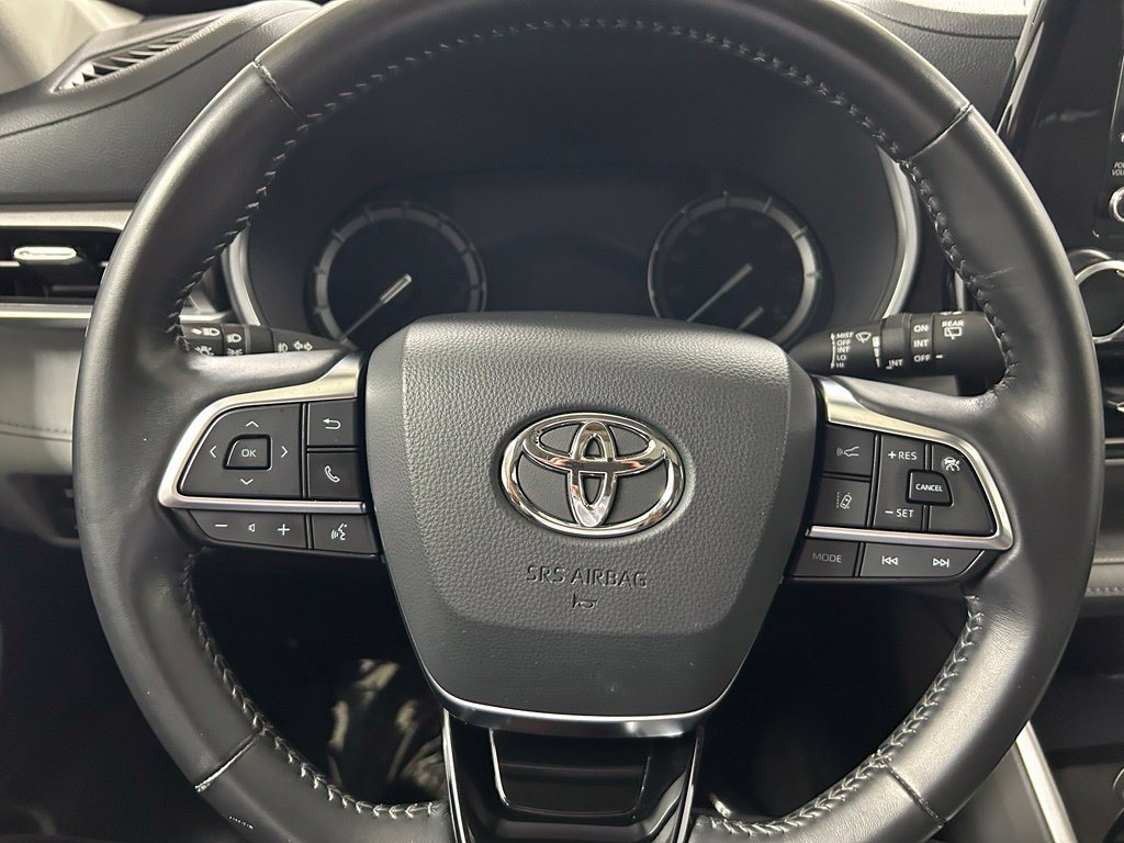 Certified 2021 Toyota Highlander XLE AWD/4WD image 19