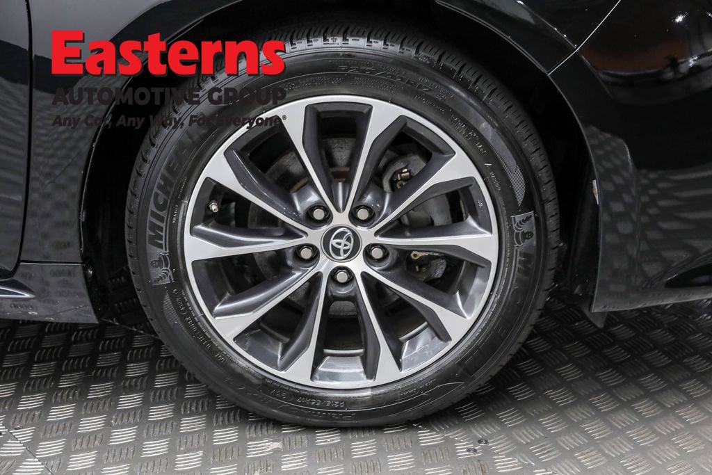 Used 2018 Toyota Avalon XLE Premium image 29