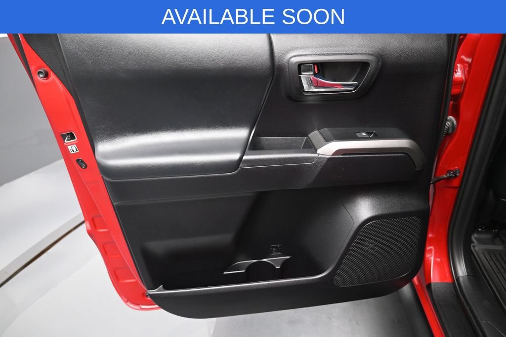 Used 2020 Toyota Tacoma Limited AWD/4WD image 30