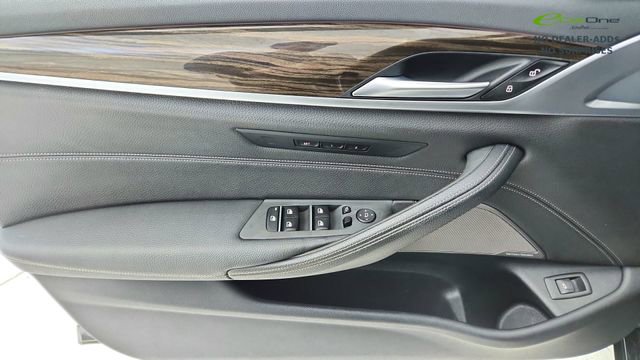 Used 2021 BMW 530i w/ Premium Package RWD image 34