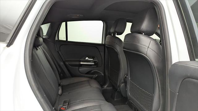 Used 2021 Mercedes-Benz GLA 250 4MATIC w/ Premium Package image 18