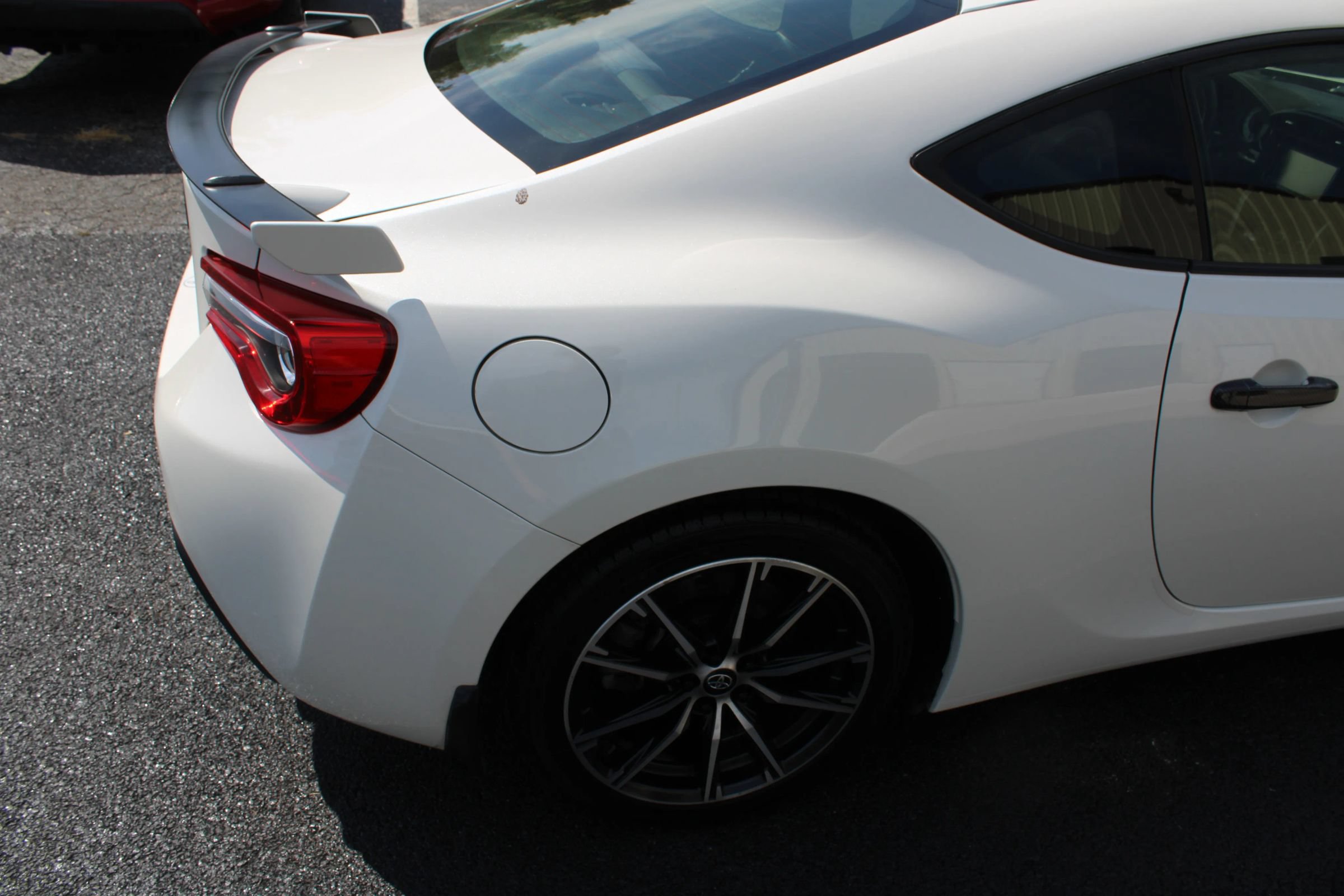 Used 2019 Toyota 86 RWD image 9