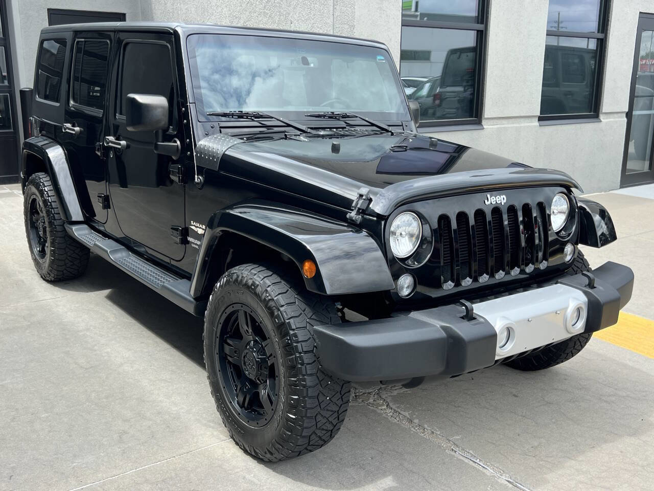 Used 2015 Jeep Wrangler Unlimited Sahara w/ Connectivity Group image 7