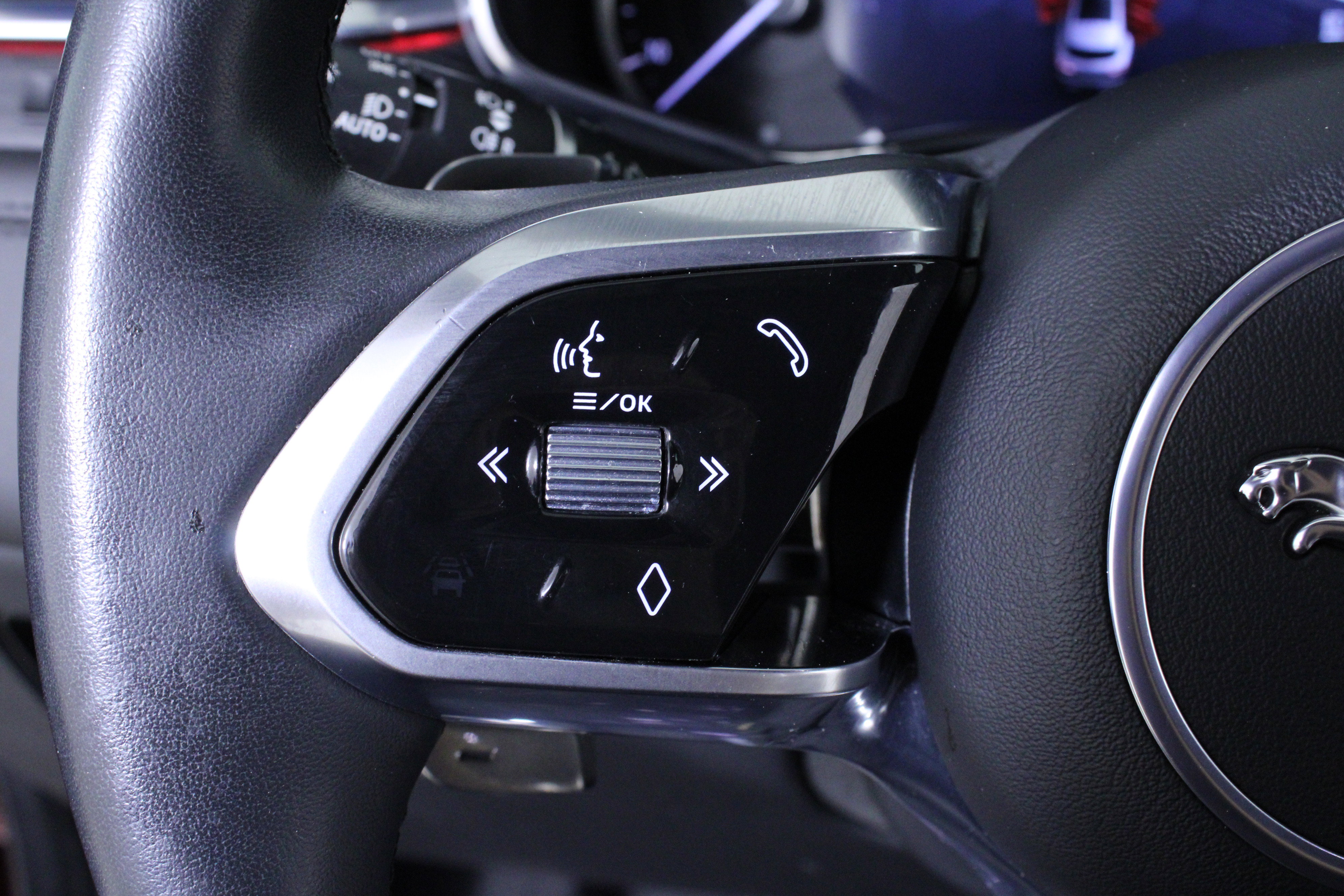 Used 2023 Jaguar F-PACE S image 23