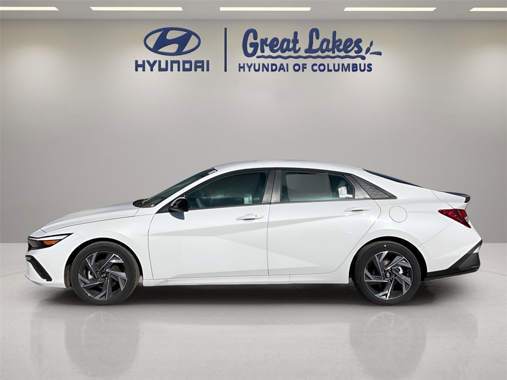 Certified 2025 Hyundai Elantra Sport image 2