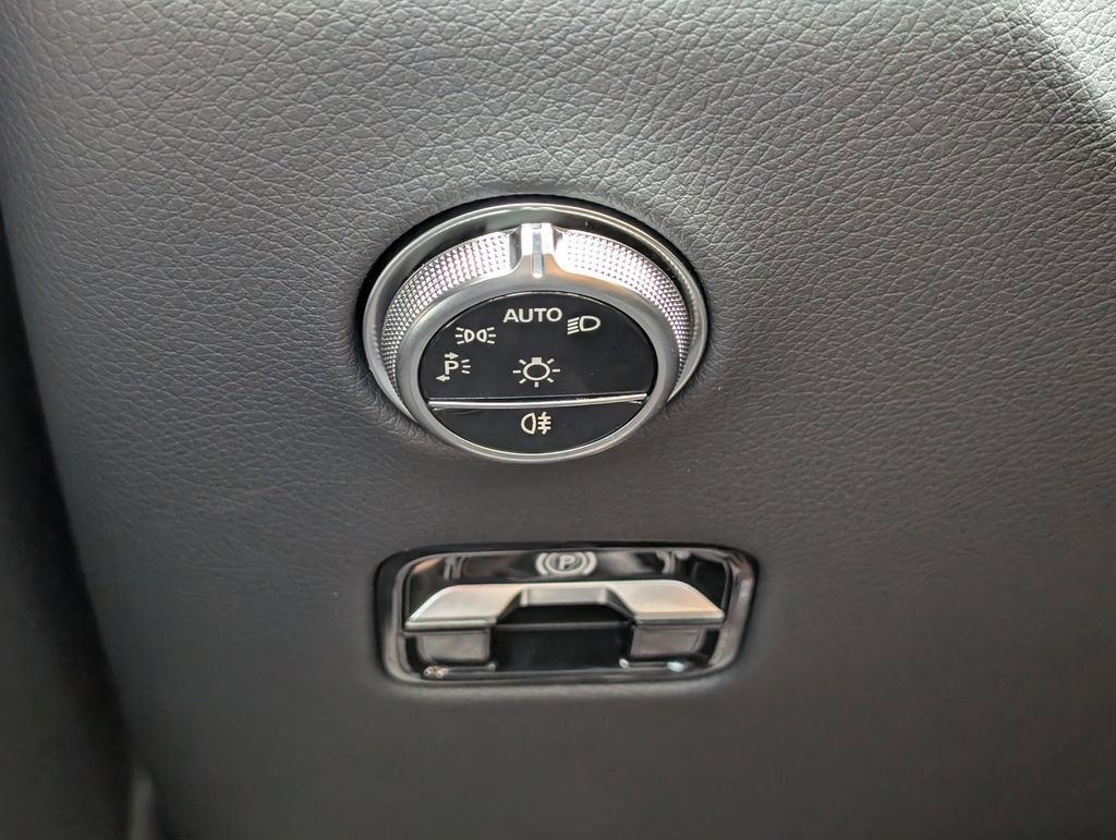 Used 2026 Mercedes-Benz GLC 300 4MATIC image 21