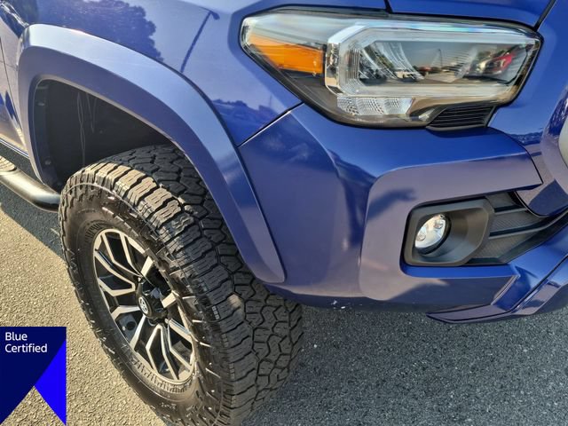 Used 2022 Toyota Tacoma TRD Sport w/ TRD Premium Sport Package AWD/4WD image 9