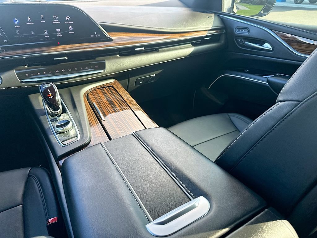 Used 2022 Cadillac Escalade Luxury image 22